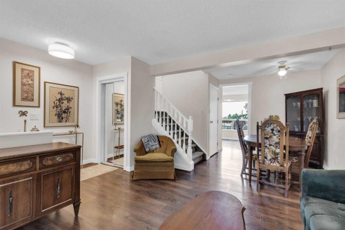 54 Bermondsey Road Nw, Calgary, AB 