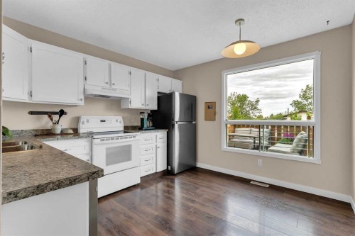 54 Bermondsey Road Nw, Calgary, AB 
