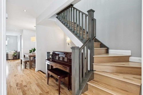 2707 1 Avenue Nw, Calgary, AB - Indoor Photo Showing Other Room