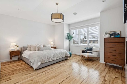 2707 1 Avenue Nw, Calgary, AB - Indoor Photo Showing Bedroom