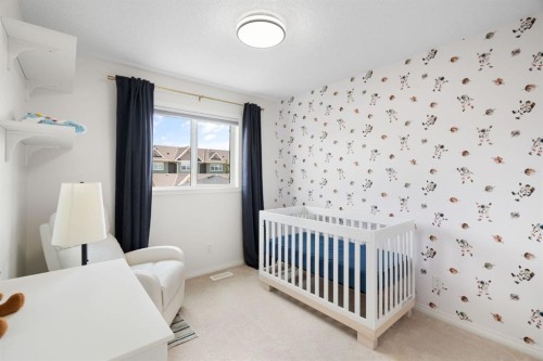 54 Legacy Common Se, Calgary, AB - Indoor Photo Showing Bedroom