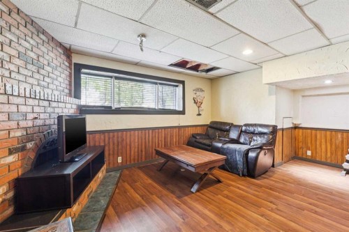 7828 20A Street Se, Calgary, AB - Indoor