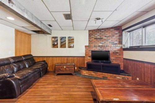 7828 20A Street Se, Calgary, AB - Indoor