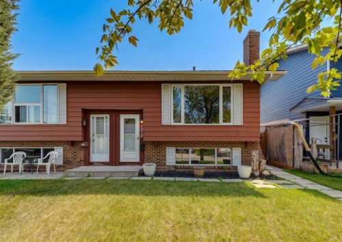 7828 20A Street Se, Calgary, AB - Outdoor