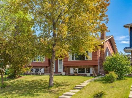 7828 20A Street Se, Calgary, AB - Outdoor
