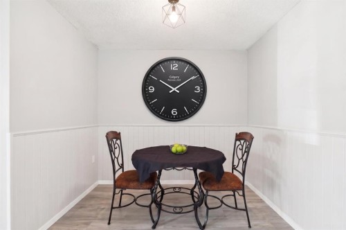 7828 20A Street Se, Calgary, AB - Indoor Photo Showing Dining Room