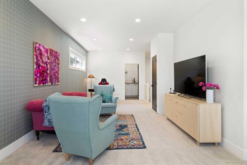 13 Shawnee Heath Sw, Calgary, AB - Indoor Photo Showing Other Room