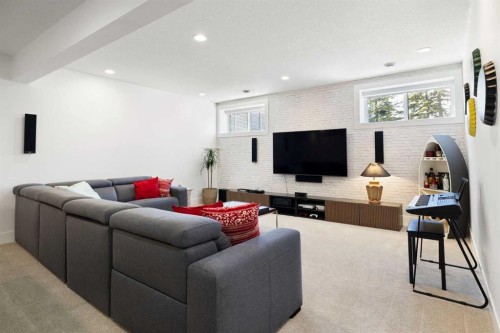 13 Shawnee Heath Sw, Calgary, AB - Indoor Photo Showing Living Room