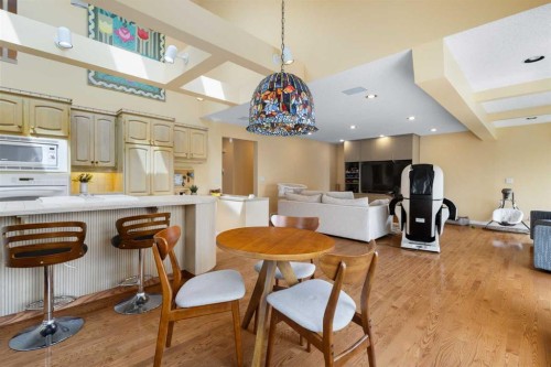 49 Scandia Hill Nw, Calgary, AB - Indoor Photo Showing Dining Room