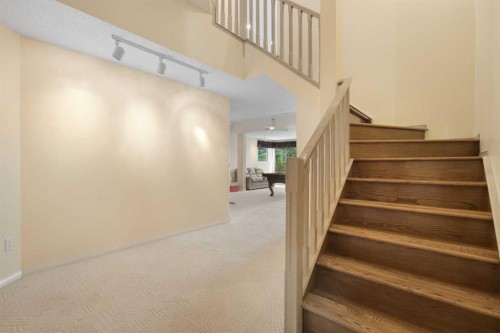 49 Scandia Hill Nw, Calgary, AB - Indoor Photo Showing Other Room