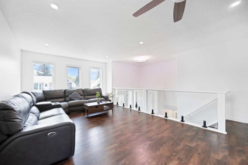 38 Balsam Crescent, Olds, AB - Indoor Photo Showing Living Room