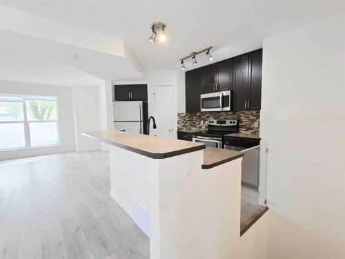 210 Prestwick Circle Se, Calgary, AB - Indoor Photo Showing Kitchen