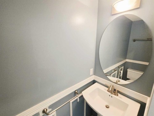 210 Prestwick Circle Se, Calgary, AB - Indoor Photo Showing Bathroom
