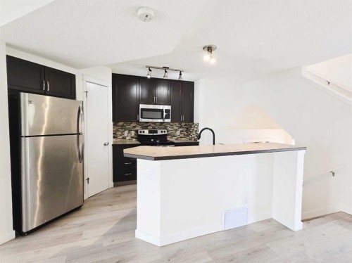 210 Prestwick Circle Se, Calgary, AB - Indoor Photo Showing Kitchen