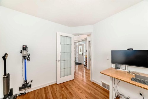 191 Sienna Park Terrace Sw, Calgary, AB - Indoor Photo Showing Office