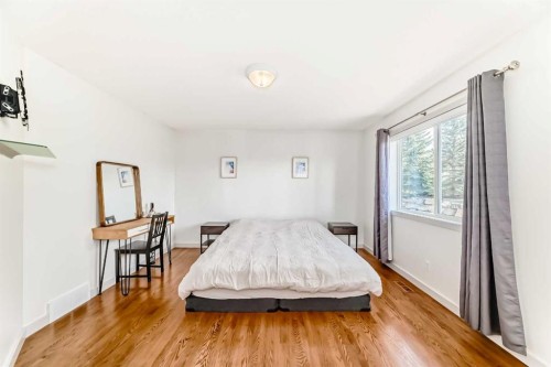 191 Sienna Park Terrace Sw, Calgary, AB - Indoor Photo Showing Bedroom