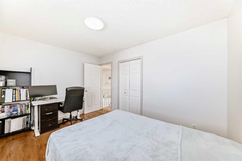 191 Sienna Park Terrace Sw, Calgary, AB - Indoor Photo Showing Bedroom