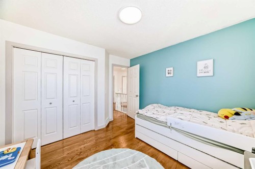 191 Sienna Park Terrace Sw, Calgary, AB - Indoor Photo Showing Bedroom