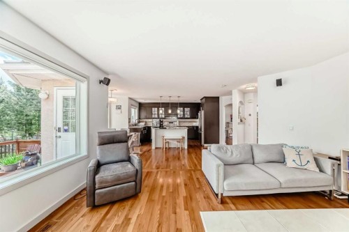 191 Sienna Park Terrace Sw, Calgary, AB - Indoor Photo Showing Living Room