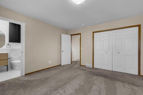 28 Hidden Point Nw, Calgary, AB - Indoor Photo Showing Other Room