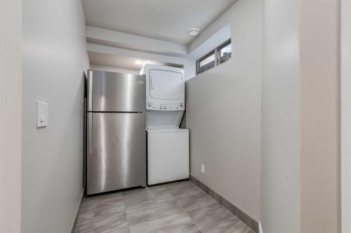 28 Hidden Point Nw, Calgary, AB - Indoor Photo Showing Laundry Room