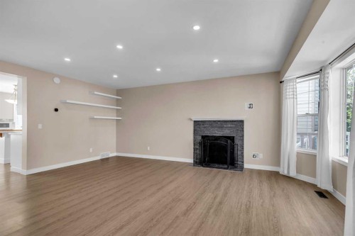 28 Hidden Point Nw, Calgary, AB - Indoor