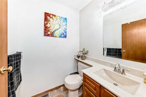 81 Eldorado Close Ne, Calgary, AB - Indoor Photo Showing Bathroom