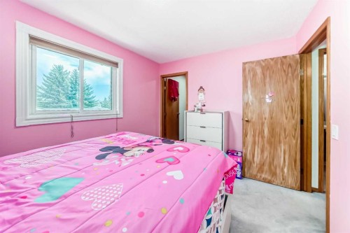 81 Eldorado Close Ne, Calgary, AB - Indoor Photo Showing Bedroom