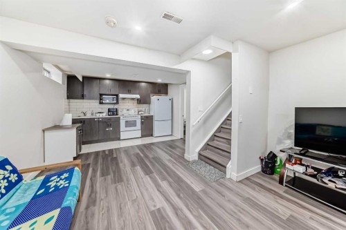 81 Eldorado Close Ne, Calgary, AB - Indoor Photo Showing Kitchen
