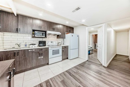 81 Eldorado Close Ne, Calgary, AB - Indoor Photo Showing Kitchen