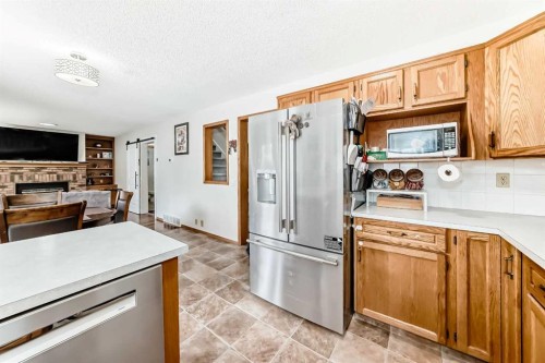 81 Eldorado Close Ne, Calgary, AB - Indoor Photo Showing Kitchen