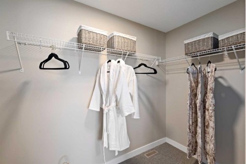 28 Southborough Lane, Cochrane, AB 