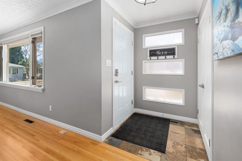 3144 Breen Crescent Nw, Calgary, AB - Indoor Photo Showing Other Room