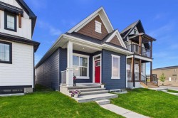 11 Royston Park NW Calgary, AB T3L 0M5