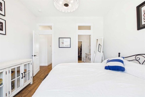 11 Royston Park Nw, Calgary, AB - Indoor Photo Showing Bedroom