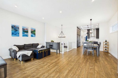 11 Royston Park Nw, Calgary, AB - Indoor