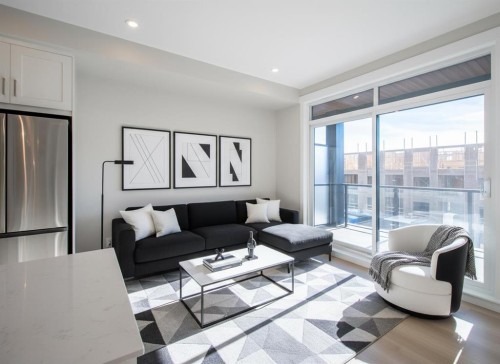 7202-1802 Mahogany Boulevard Se, Calgary, AB - Indoor Photo Showing Living Room