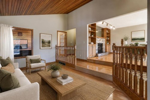 2328 Munro Drive Ne, Calgary, AB - Indoor Photo Showing Living Room