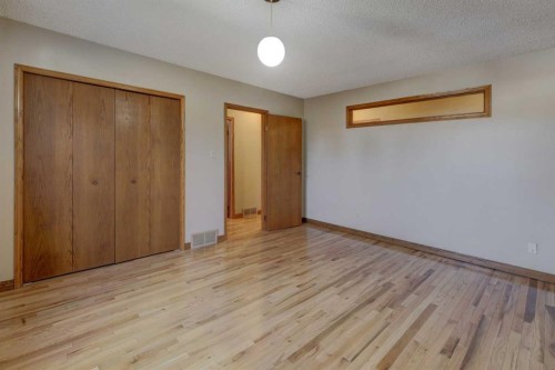2328 Munro Drive Ne, Calgary, AB - Indoor Photo Showing Other Room