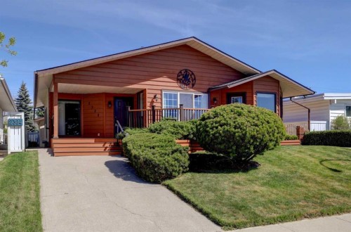 2328 Munro Drive Ne, Calgary, AB - Outdoor With Deck Patio Veranda