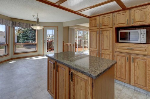 2328 Munro Drive Ne, Calgary, AB - Indoor Photo Showing Kitchen