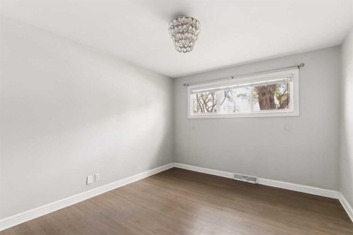 5615 20 Street Sw, Calgary, AB - Indoor Photo Showing Other Room