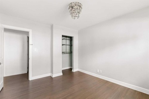 5615 20 Street Sw, Calgary, AB - Indoor Photo Showing Other Room