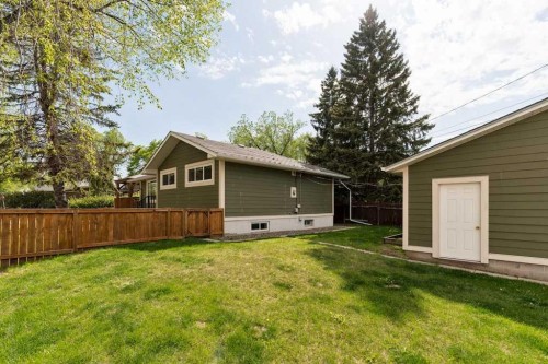 5615 20 Street Sw, Calgary, AB - Outdoor