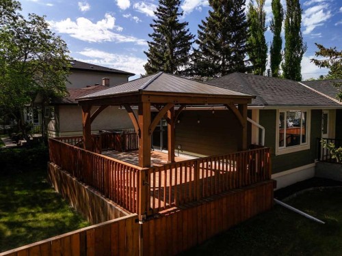 5615 20 Street Sw, Calgary, AB - Outdoor
