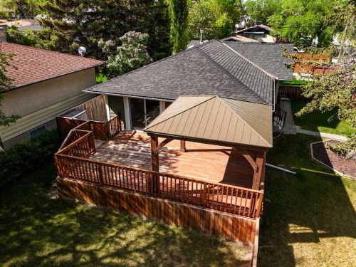 5615 20 Street Sw, Calgary, AB - Outdoor