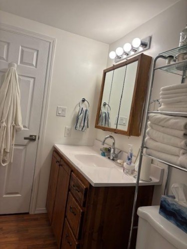 209 2 Street, Cowley, AB - Indoor Photo Showing Bathroom