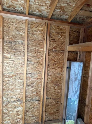 209 2 Street, Cowley, AB - Indoor