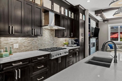 449 28 Avenue Nw, Calgary, AB - Indoor Photo Showing Kitchen With Double Sink With Upgraded Kitchen