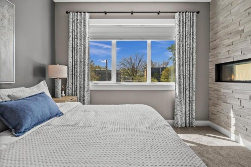 449 28 Avenue Nw, Calgary, AB - Indoor Photo Showing Bedroom